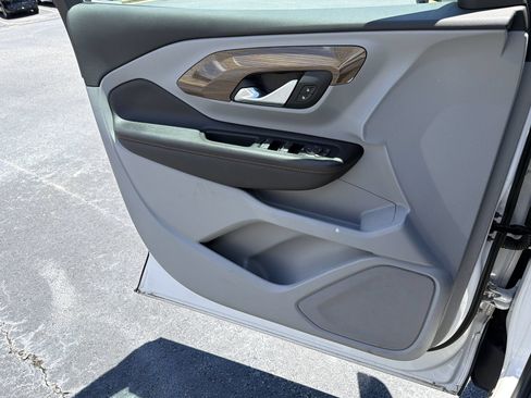 Used 2019 GMC Terrain SLE w/ Driver Convenience Package FWD image 14