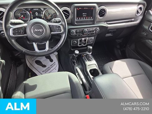 Used 2021 Jeep Wrangler Unlimited Sahara AWD/4WD image 11