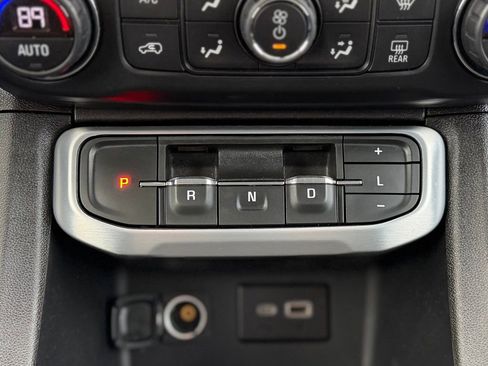 Used 2021 GMC Acadia SLE w/ Driver Convenience Package image 18