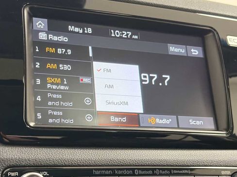Used 2019 Kia Niro Touring FWD image 18