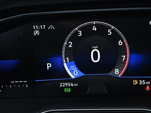 Used 2023 Volkswagen Jetta SE w/ Panoramic Sunroof Package image 14