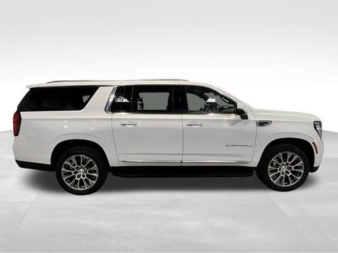 Used 2025 GMC Yukon XL Denali AWD/4WD image 8