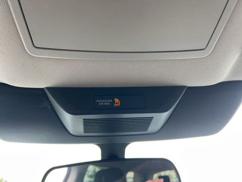 Used 2024 Nissan Pathfinder SV image 25