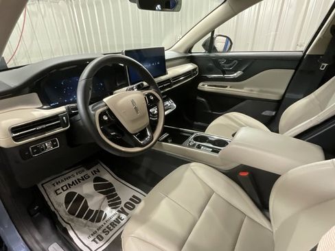 Used 2025 Lincoln Corsair Premiere w/ Equipment Group 101A image 9