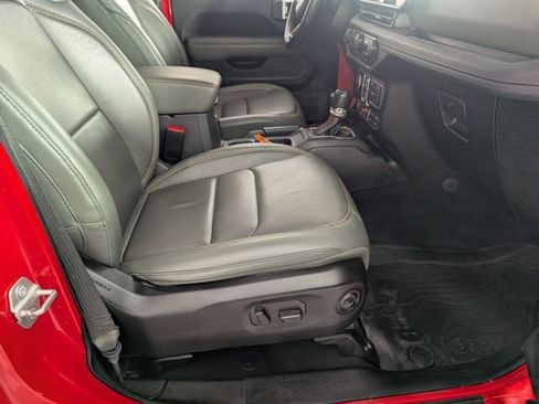 Used 2024 Jeep Gladiator Mojave AWD/4WD image 31