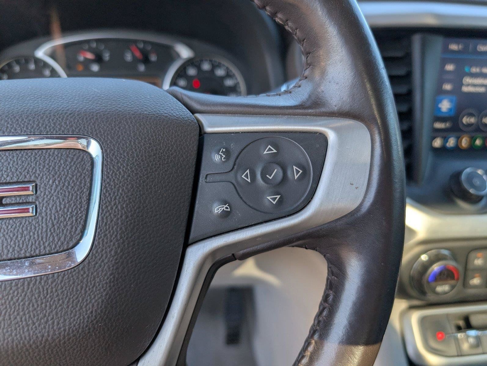 Used 2020 GMC Acadia SLT w/ Premium Package FWD image 25