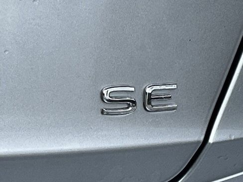 Used 2024 Volkswagen Jetta SE image 22