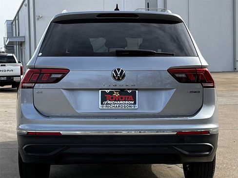 Used 2024 Volkswagen Tiguan SE image 5