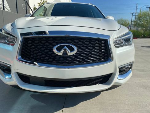 Used 2019 INFINITI QX60 Luxe w/ Essential Package AWD/4WD image 2
