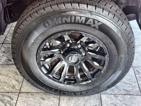 Used 2017 Toyota Tacoma SR w/ SR Convenience Package RWD image 10