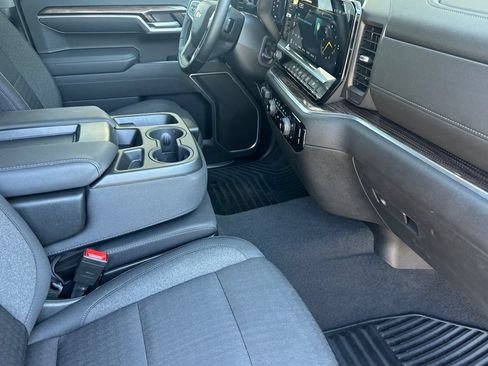 Used 2026 Chevrolet Silverado 1500 LT AWD/4WD image 16