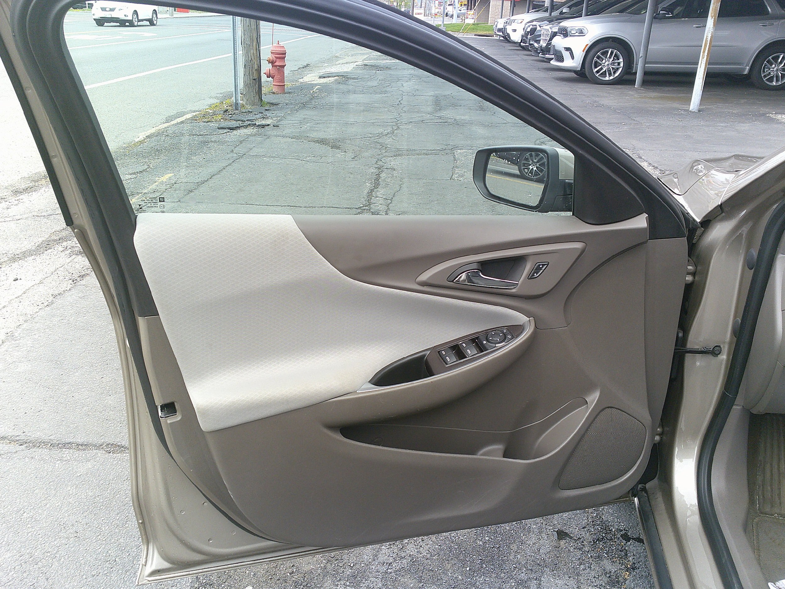 Used 2023 Chevrolet Malibu LT FWD image 16