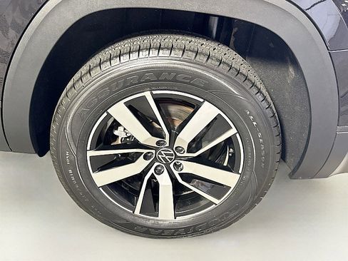 Used 2023 Volkswagen Atlas SE image 31