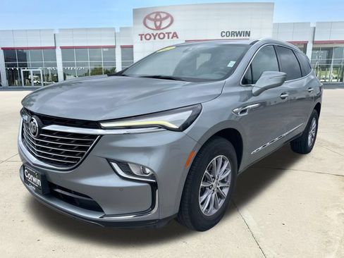 Used 2023 Buick Enclave Essence AWD/4WD image 7