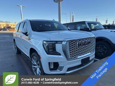 Used 2022 GMC Yukon XL Denali w/ Denali Ultimate Package image 3