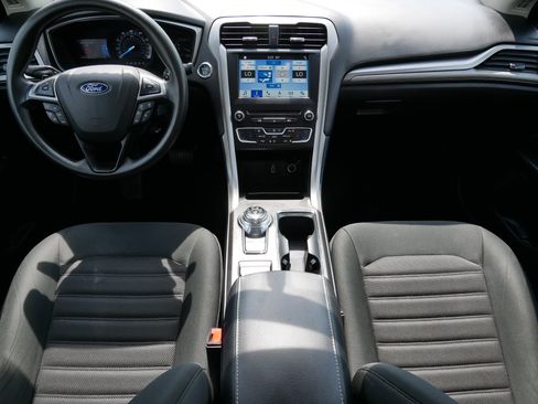 Used 2018 Ford Fusion SE w/ Fusion SE Technology Package FWD image 10
