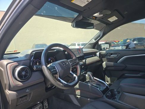 Used 2024 Chevrolet Colorado Z71 w/ Z71 Convenience Package 2 AWD/4WD image 12