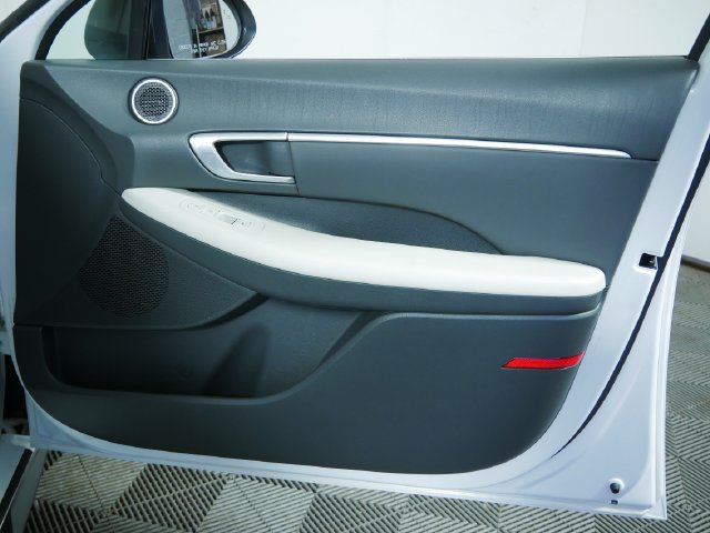 Used 2023 Hyundai Sonata SEL w/ Convenience Package FWD image 11