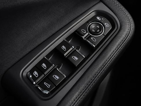 Used 2021 Porsche Macan GTS AWD/4WD image 36