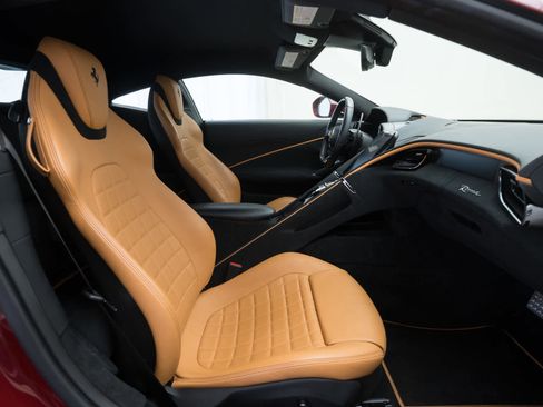 Certified 2022 Ferrari Roma image 10