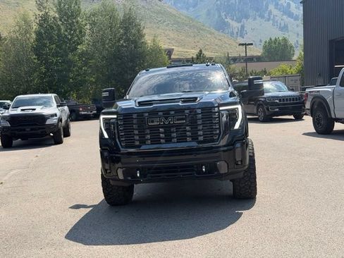 Used 2024 GMC Sierra 2500 Denali Ultimate AWD/4WD image 5
