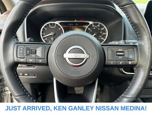 Certified 2023 Nissan Rogue SV w/ SV Premium B Package AWD/4WD image 12