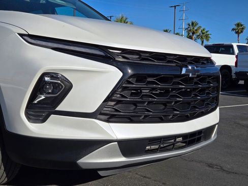 Used 2023 Chevrolet Blazer LT w/ Convenience Package FWD image 8