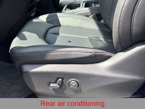 New 2027 Chrysler Pacifica Select FWD image 15