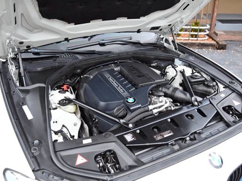 Used 2013 BMW 535i xDrive Sedan AWD/4WD image 21