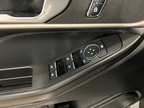 Used 2020 Ford Explorer XLT w/ Equipment Group 202A image 25