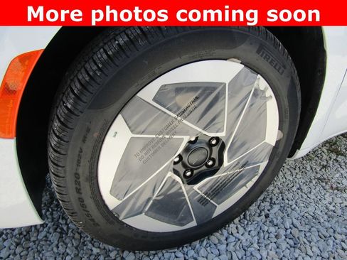 New 2027 Chrysler Pacifica Limited AWD/4WD image 9