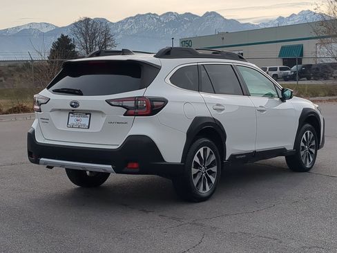 Used 2024 Subaru Outback Limited image 3