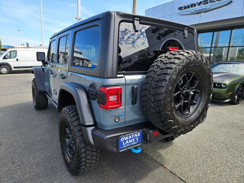 Used 2024 Jeep Wrangler Unlimited AWD/4WD image 3