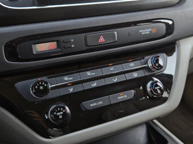 Used 2017 Kia Sedona LX w/ LX Essentials Premium Package FWD image 22