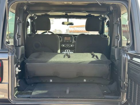 Used 2020 Jeep Wrangler Sport image 11