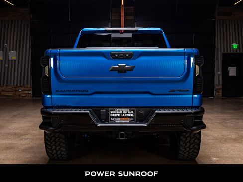 Used 2023 Chevrolet Silverado 1500 ZR2 w/ Technology Package image 7