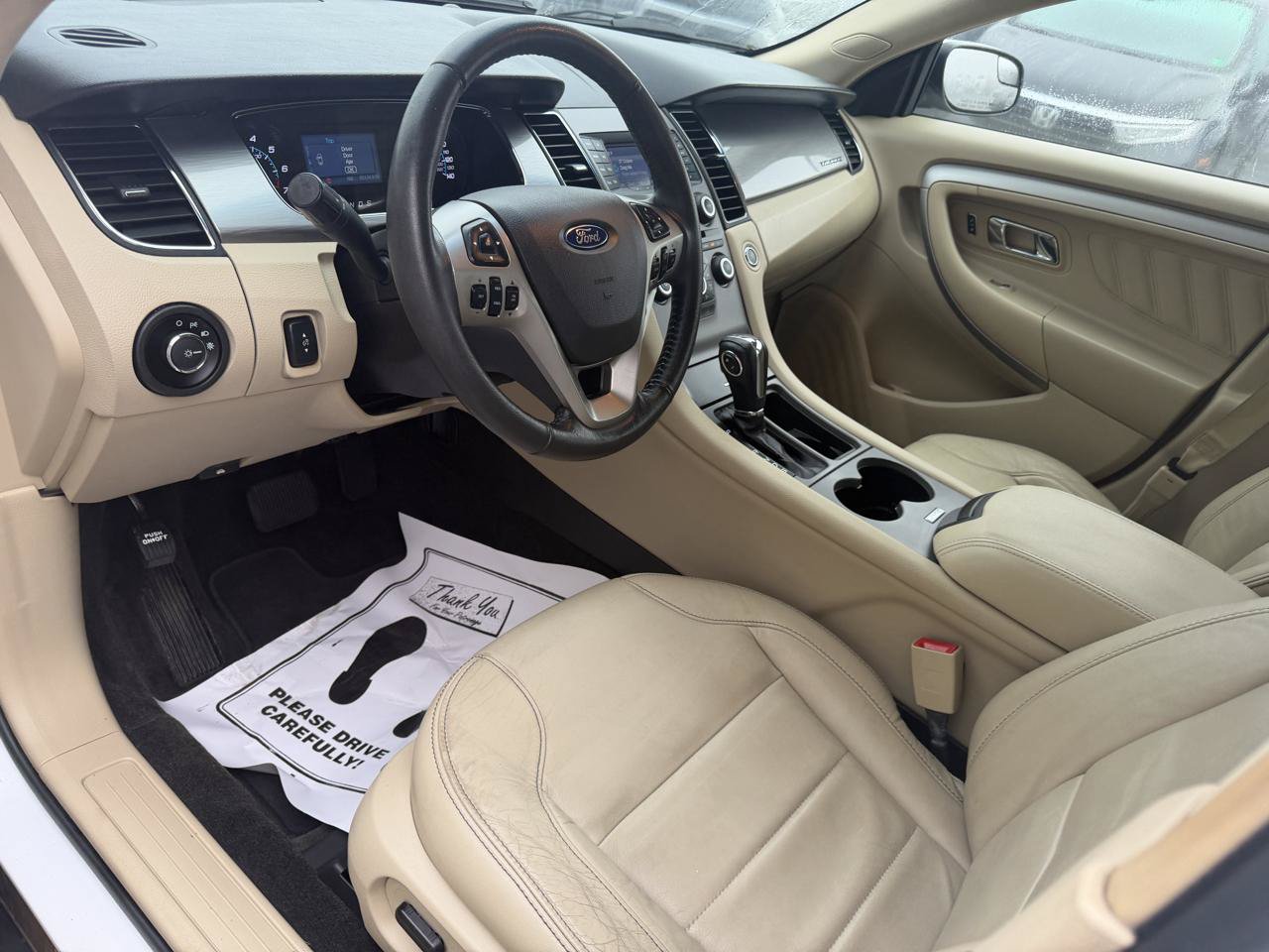 Used 2018 Ford Taurus SEL FWD image 11