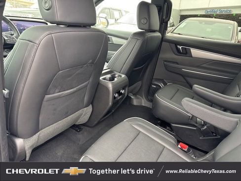 Used 2025 Buick Enclave Preferred image 16