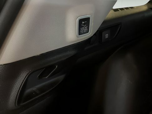 Used 2023 Jeep Grand Cherokee Limited image 24