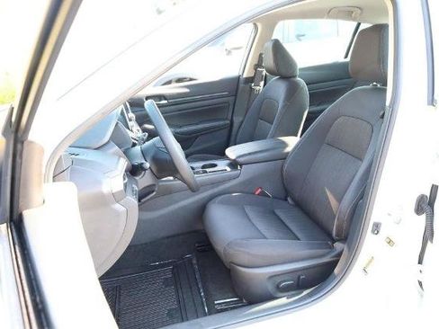 Used 2025 Nissan Altima 2.5 SV FWD image 8