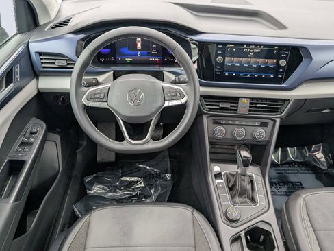 Used 2022 Volkswagen Taos SE image 15