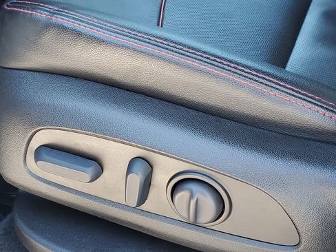 Certified 2023 Chevrolet Equinox RS w/ RS Leather Package image 7