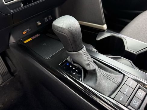 Used 2025 Toyota Camry LE image 20