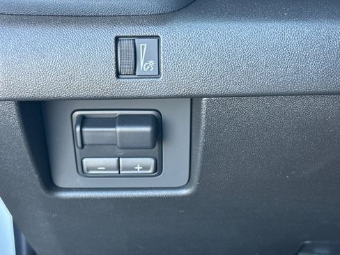 New 2025 GMC Canyon Elevation w/ Convenience Package image 29