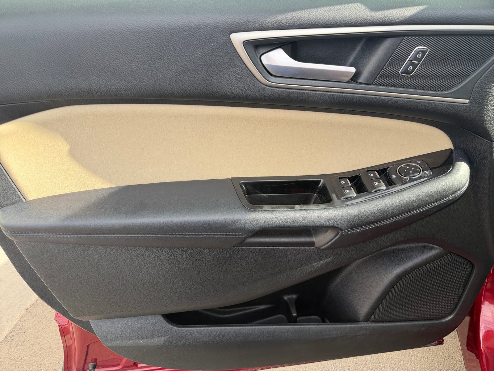 Used 2018 Ford Edge SEL w/ Equipment Group 201A FWD image 13