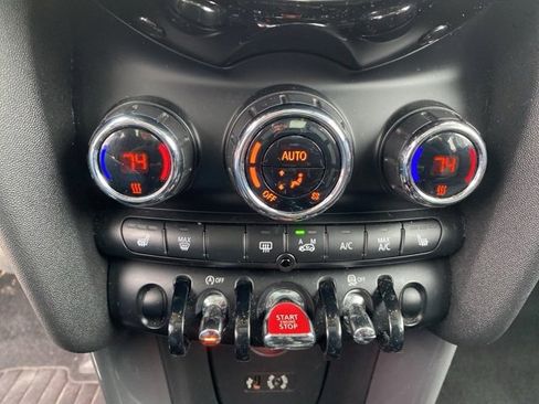 Used 2015 MINI Cooper 4-Door Hardtop image 23