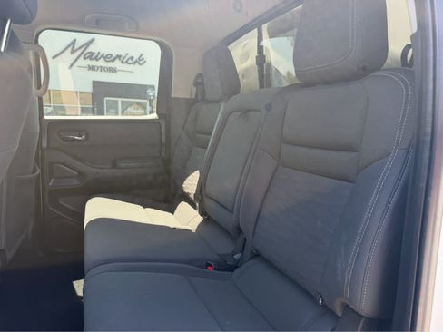 Used 2022 Nissan Frontier SV w/ Technology Package RWD image 23