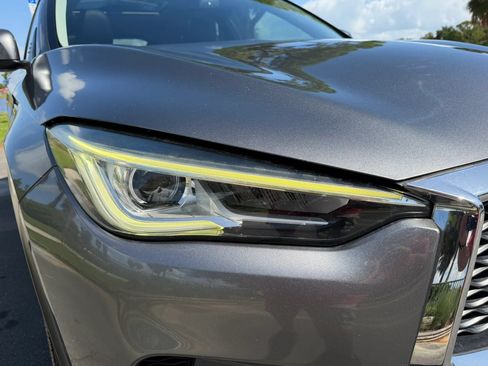 Used 2019 INFINITI QX50 Luxe FWD image 3