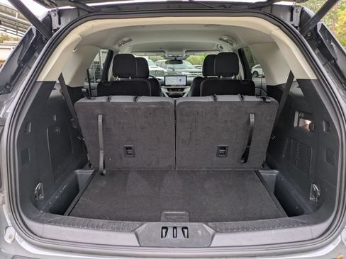 Used 2025 Ford Explorer Active RWD image 11