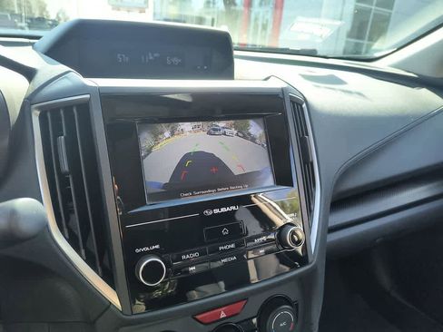 Used 2018 Subaru Crosstrek 2.0i Premium AWD/4WD image 17